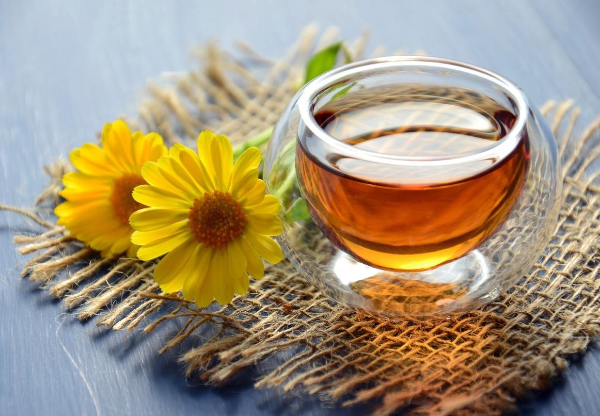 How to Create a Calming and Relaxing Tea Drinking Experience - Herbaly